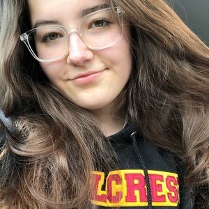 Meet your Posher, Claire